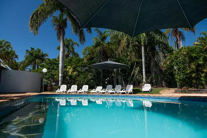 Отель Kellys Beach Resort