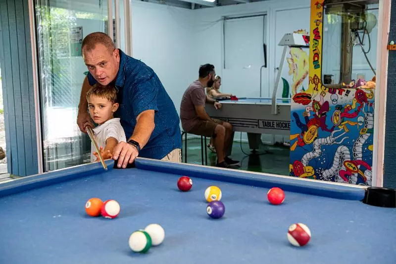 Отель Kellys Beach Resort