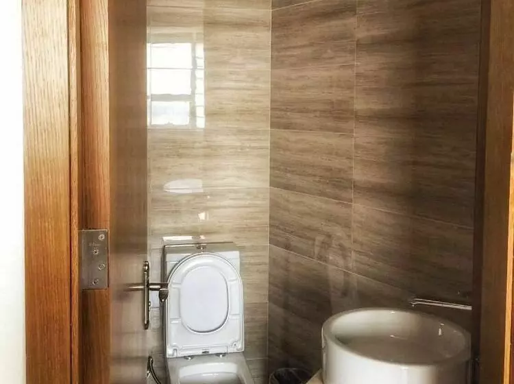 Hotelli Shanghai Noble Center