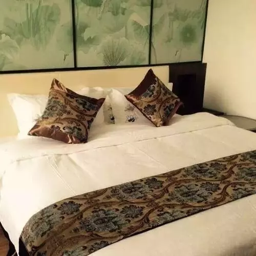 Hotelli Shanghai Noble Center