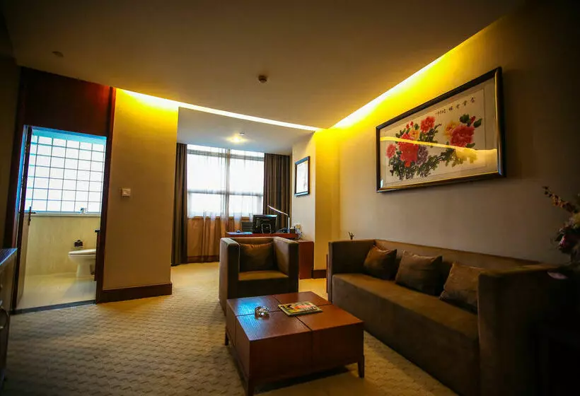 Hotelli Shanghai Noble Center