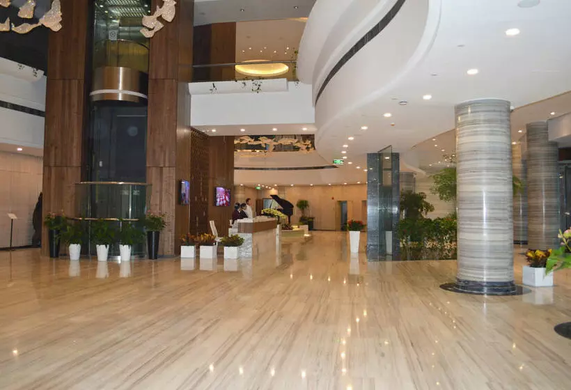 Hotelli Shanghai Noble Center