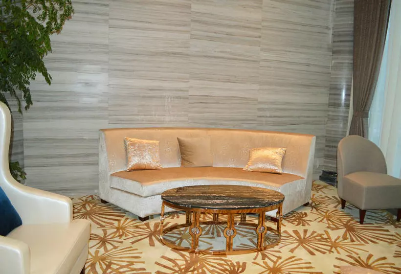 Hotelli Shanghai Noble Center