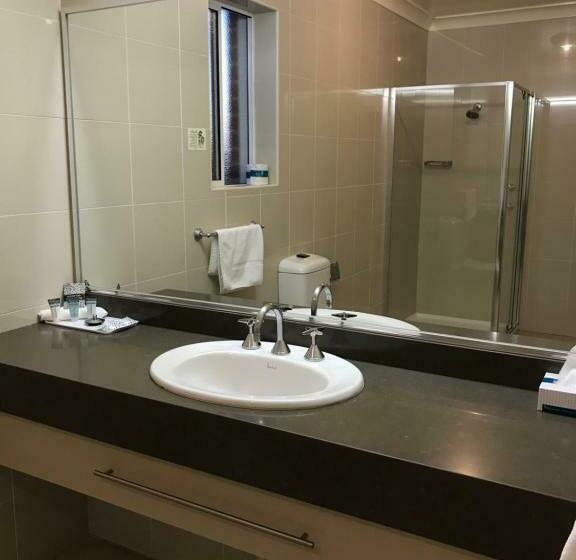 Отель The Kidman Wayside Inn