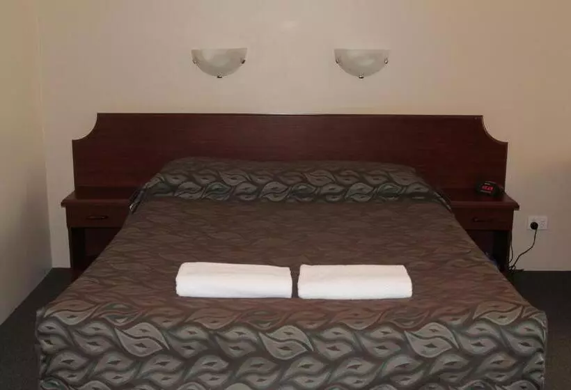 בית מלון כפרי The Kidman Wayside Inn