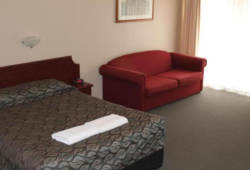 Отель The Kidman Wayside Inn