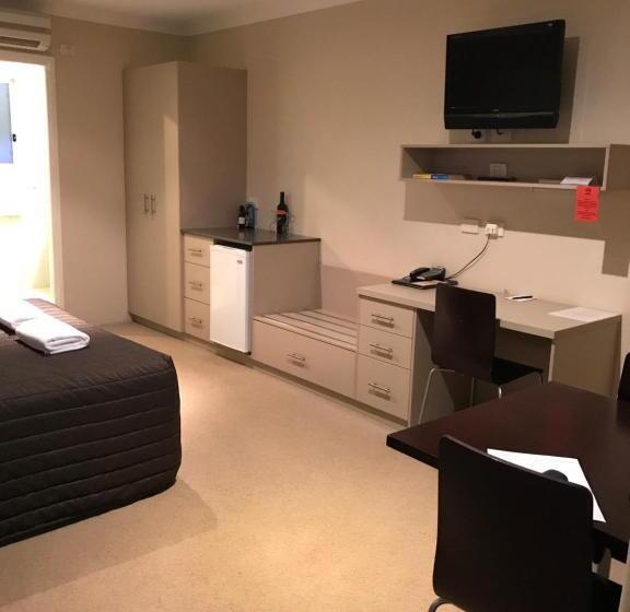 Отель The Kidman Wayside Inn