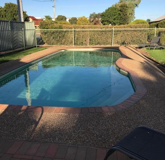 Отель The Kidman Wayside Inn