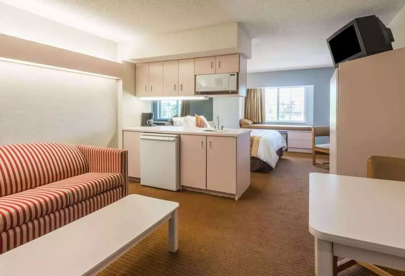 Microtel Inn & Suites By Wyndham Kansas City Airport