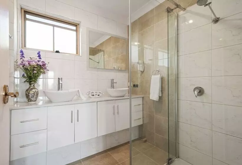 酒店 Swansea Cottages & Lodge Suites