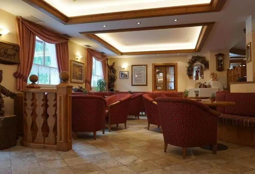ホテル Albergo Conturina