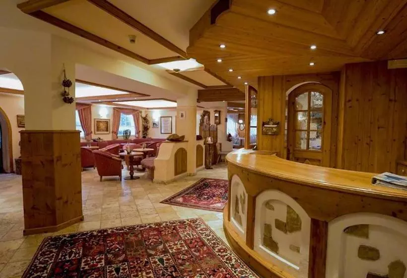 ホテル Albergo Conturina