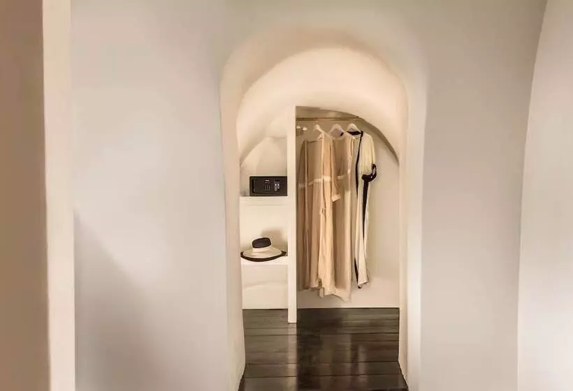 Alta Mare By Andronis