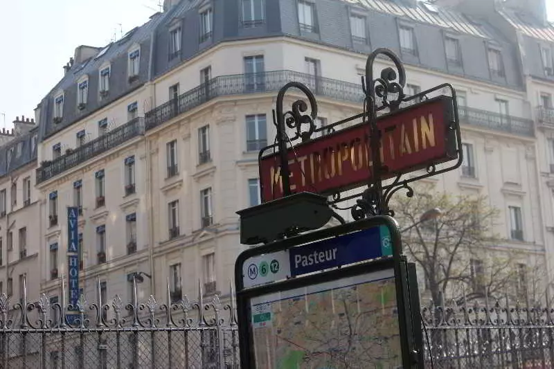 ホテル Avia Hôtel Saphir Montparnasse
