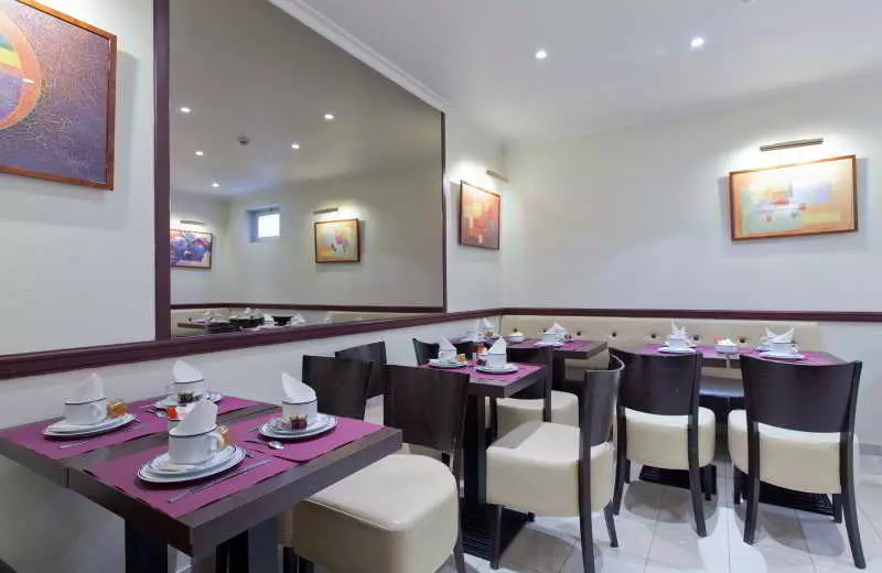 ホテル Avia Hôtel Saphir Montparnasse