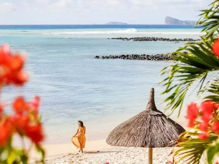 هتل Canonnier Beachcomber Golf Resort & Spa