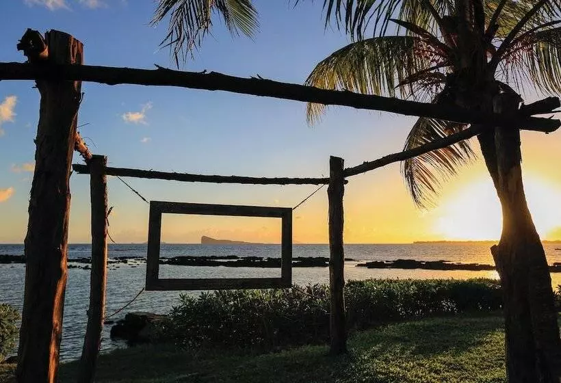 هتل Canonnier Beachcomber Golf Resort & Spa