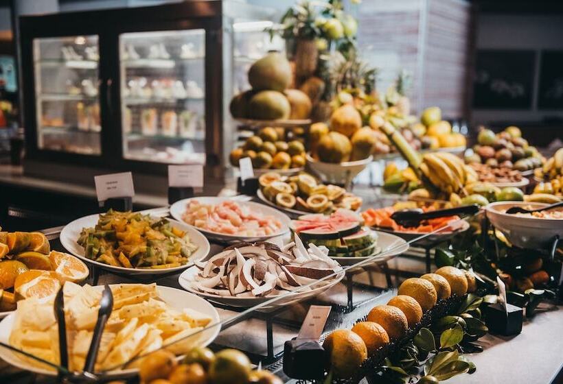 בית מלון כפרי Canonnier Beachcomber Golf Resort & Spa