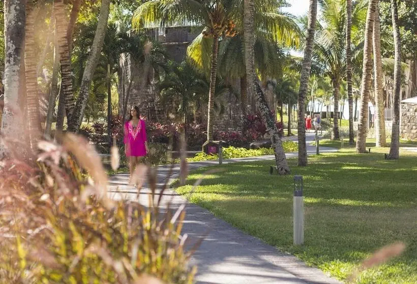 هتل Canonnier Beachcomber Golf Resort & Spa