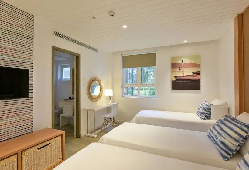هتل Canonnier Beachcomber Golf Resort & Spa