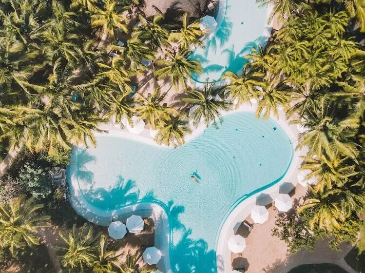 هتل Canonnier Beachcomber Golf Resort & Spa