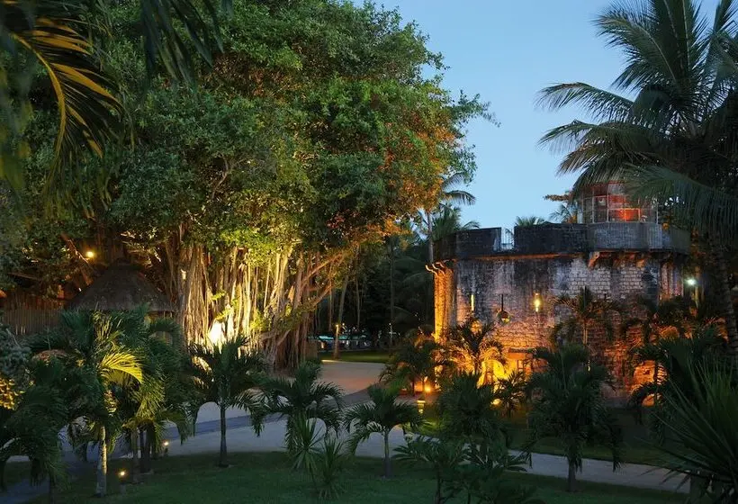 هتل Canonnier Beachcomber Golf Resort & Spa