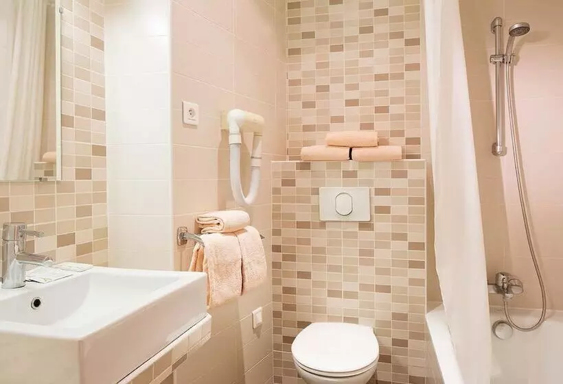 Hotelli De La Cite Rougemont