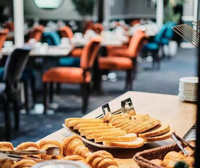 Отель De Normandie