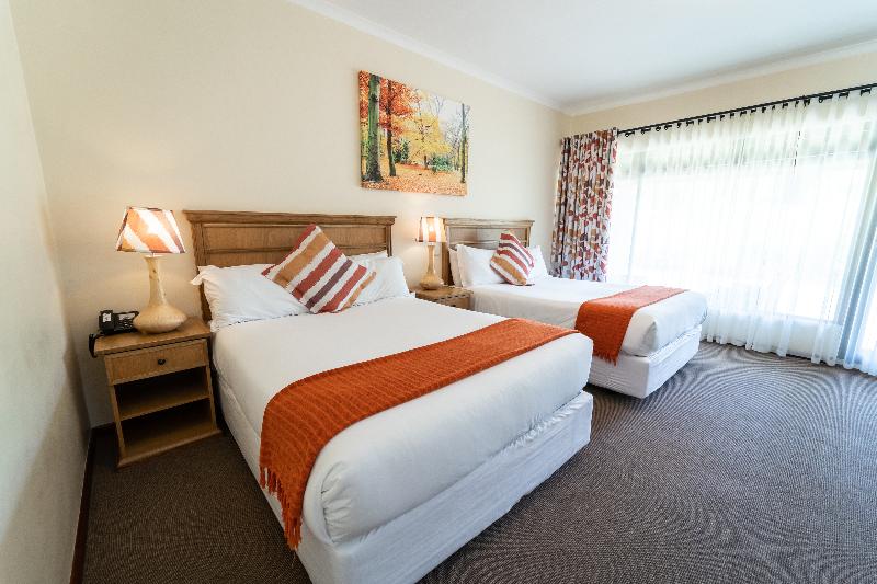 호텔 Drakensberg Gardens Golf & Spa Resort