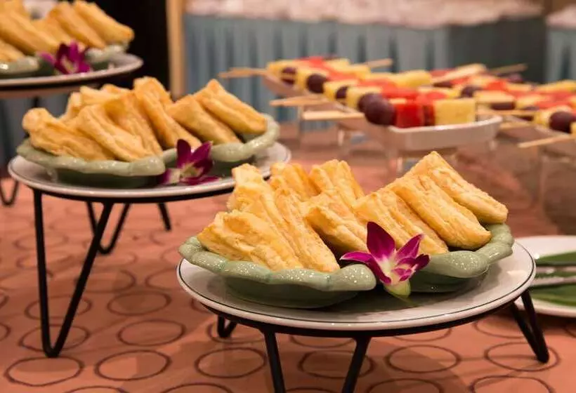 Отель Eurasia Chiang Mai