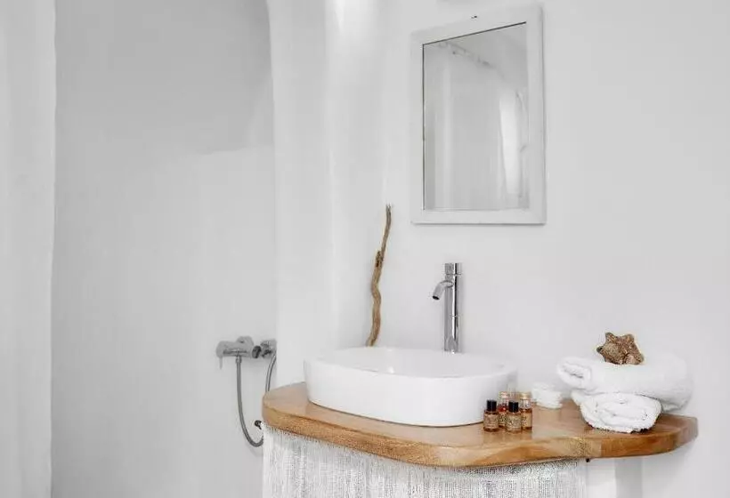 هتل Finikia Memories