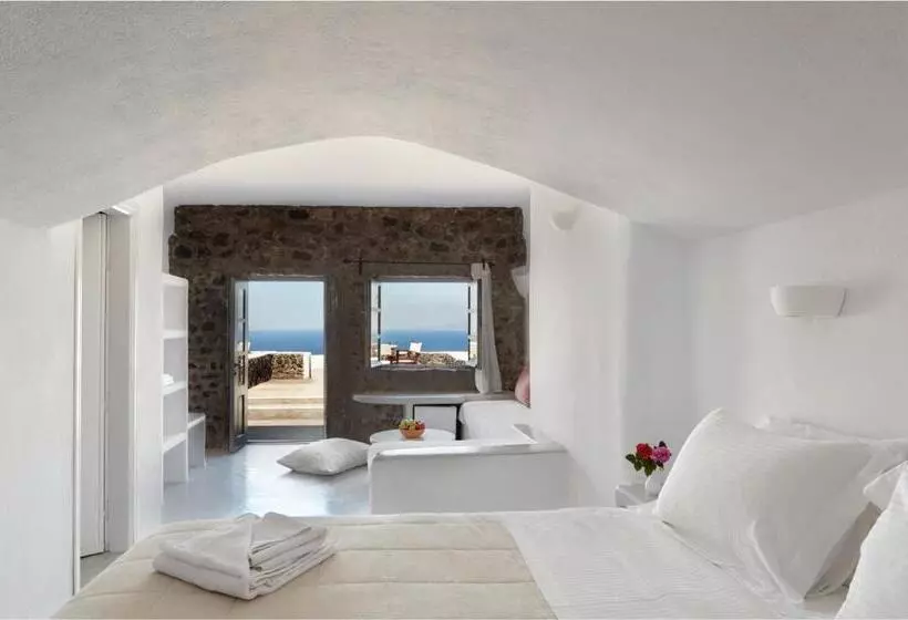 هتل Finikia Memories