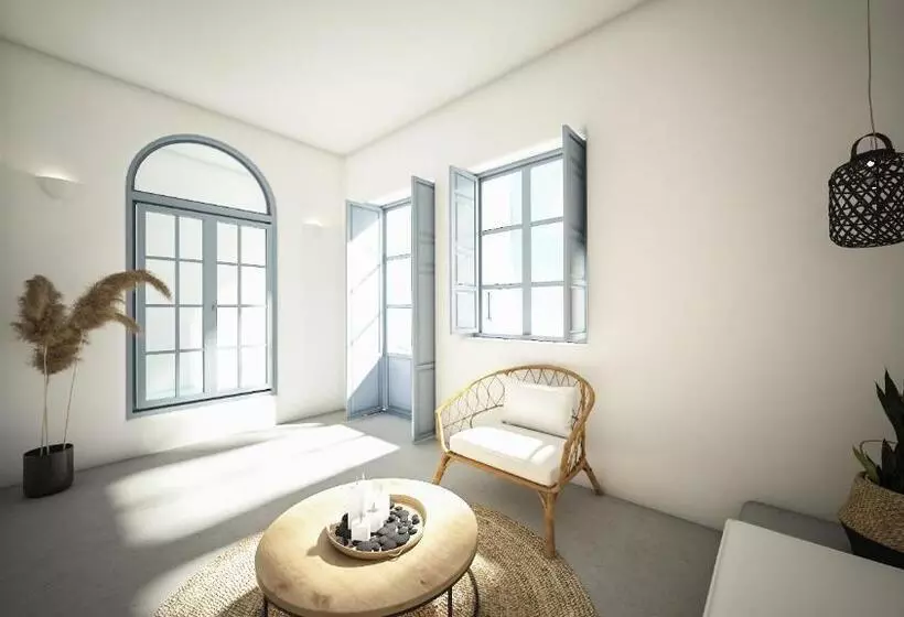 هتل Finikia Memories