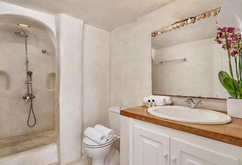 هتل Finikia Memories