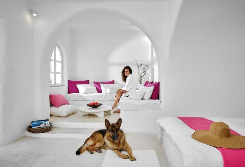 هتل Finikia Memories