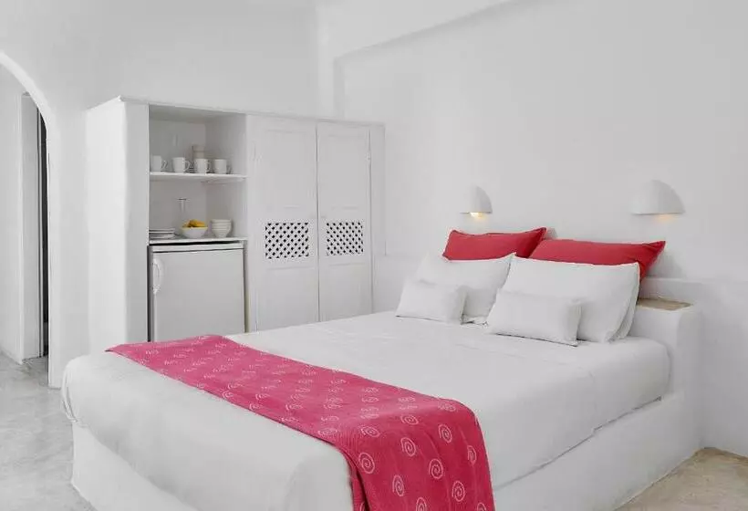 هتل Finikia Memories