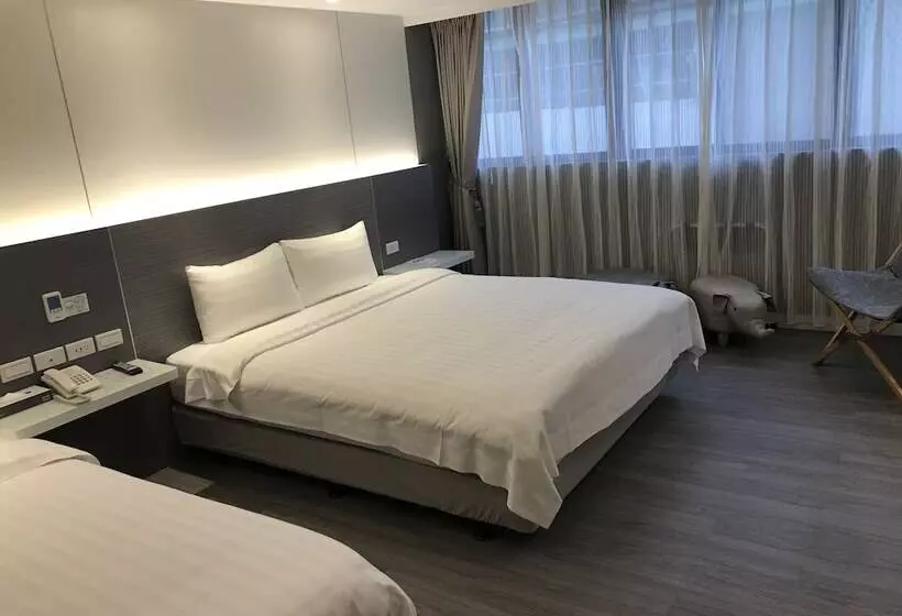 هتل Golden Garden