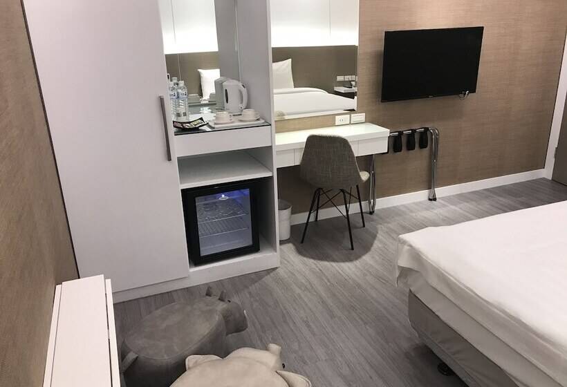 هتل Golden Garden