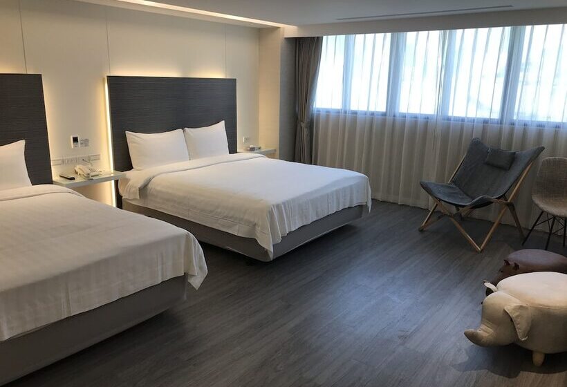 هتل Golden Garden