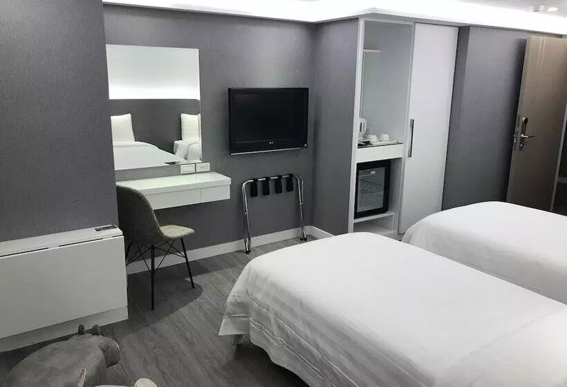 هتل Golden Garden