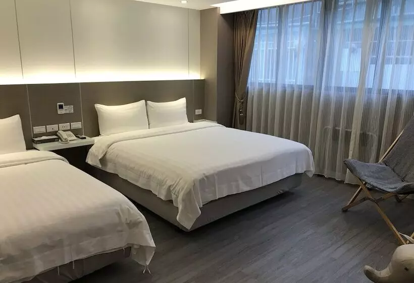 هتل Golden Garden