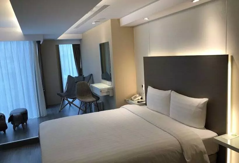 هتل Golden Garden