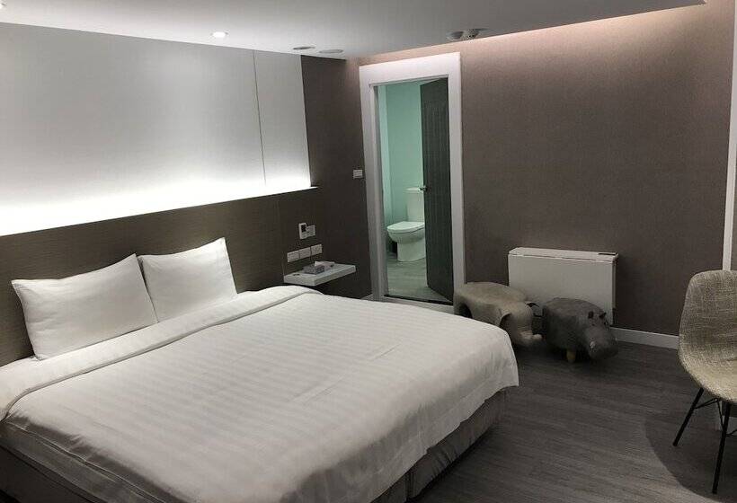 هتل Golden Garden