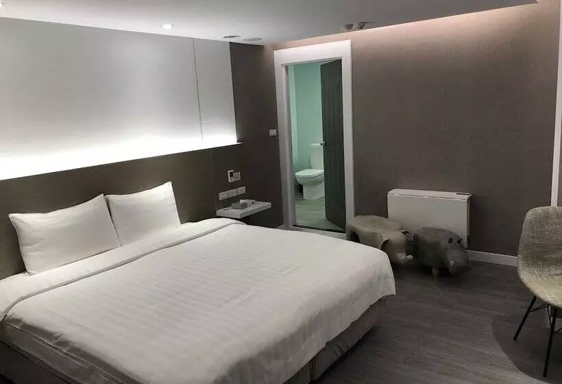 هتل Golden Garden