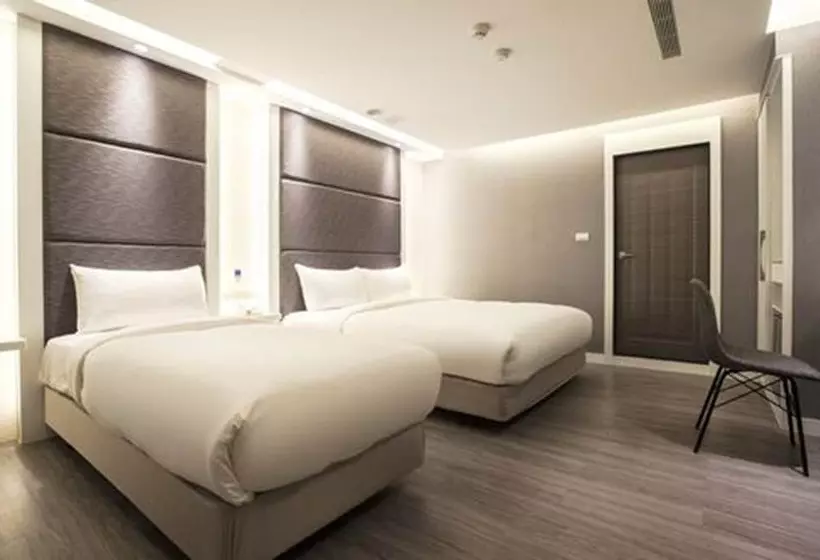 هتل Golden Garden