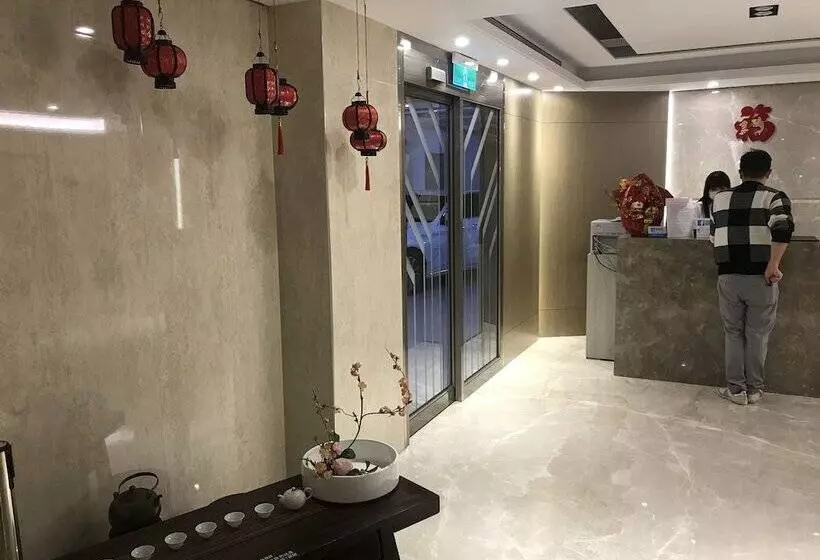 هتل Golden Garden