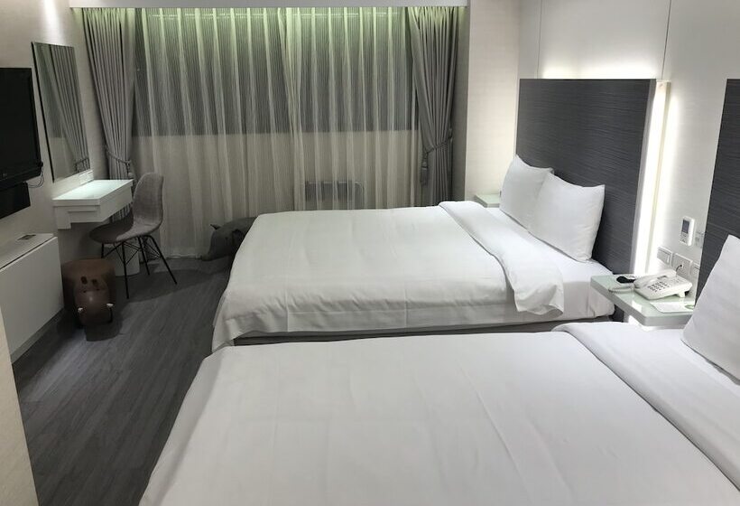 هتل Golden Garden