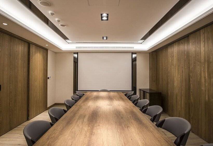 هتل Golden Garden