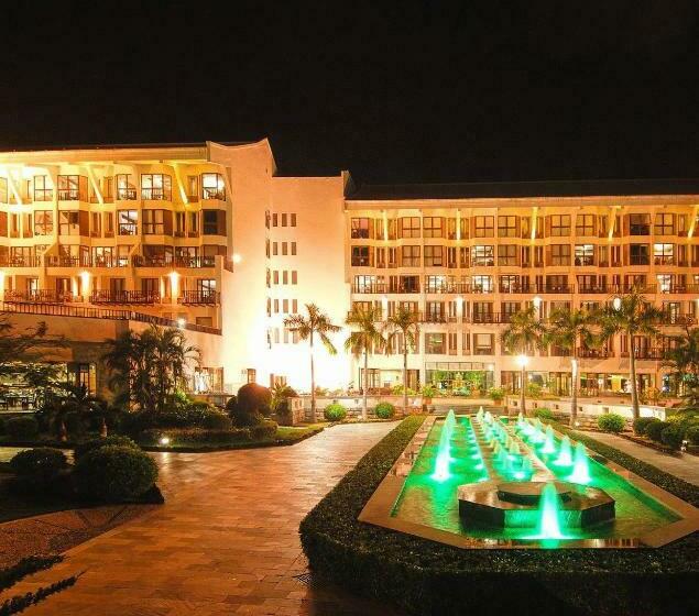 בית מלון כפרי The International Asia Pacific Convention Center & Hna Resort Sanya