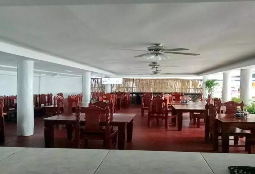 ホテル Palm Grove Saud Holiday Complex